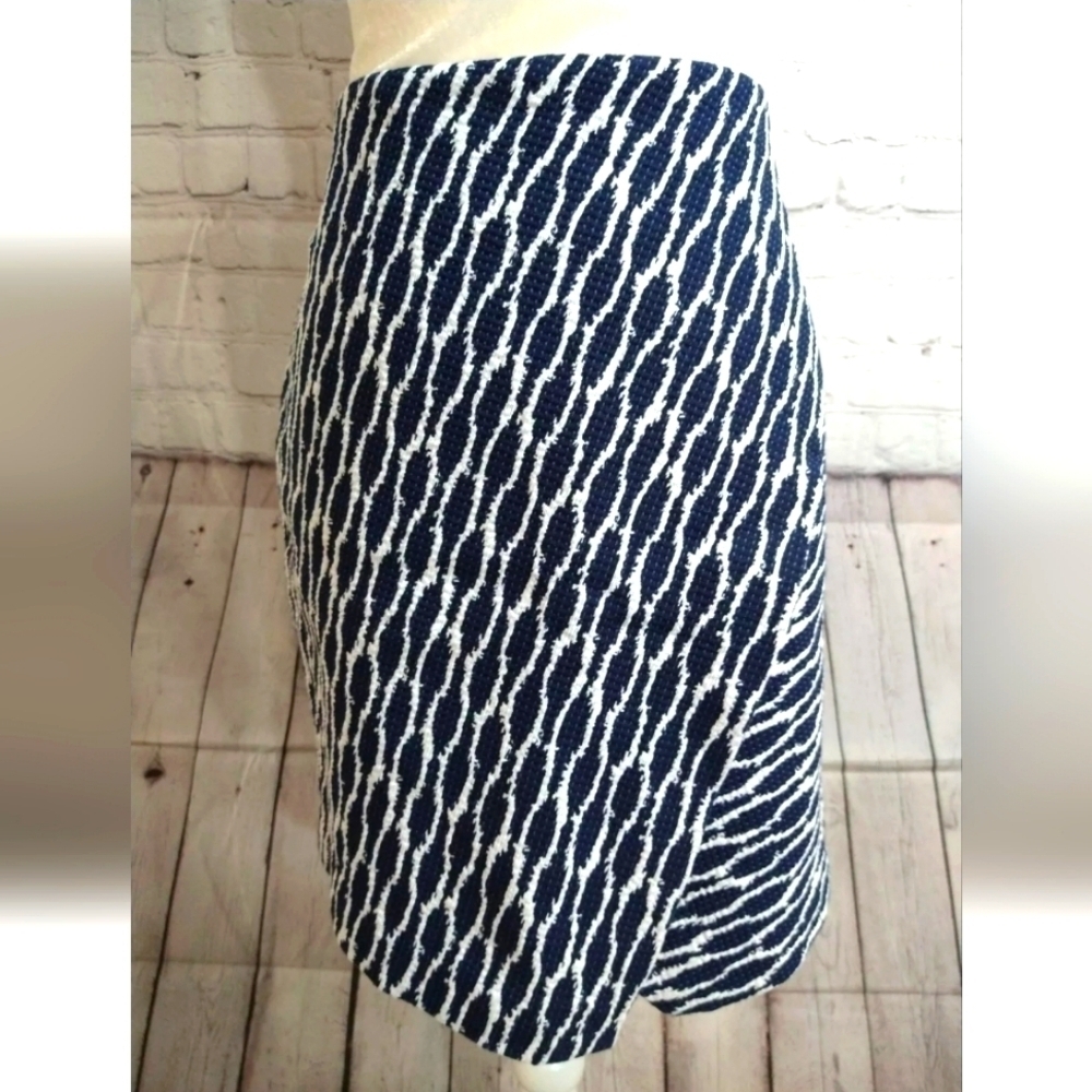 Ann Taylor LOFT Fitted Navy & White Midi Skirt sz small